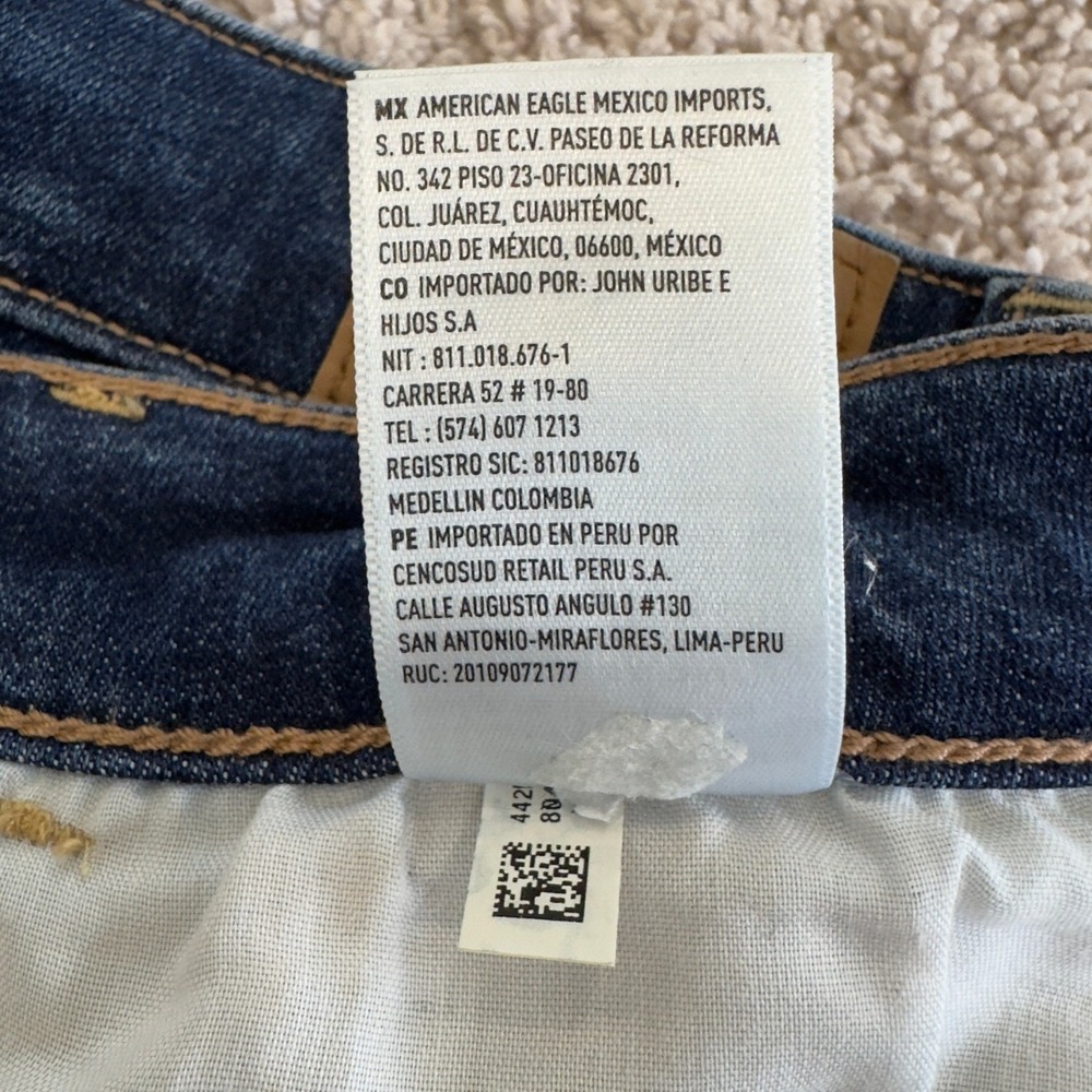 American Eagle Skinny Jeans Womens 2 Short Dark Wash Distressed Ripped FrayedHem - Picture 16 of 16